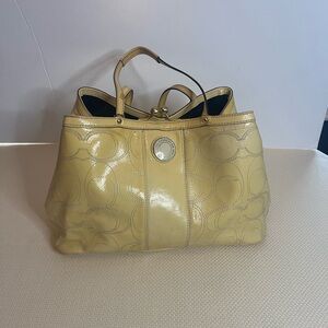 Coach authentic vintage creamy yellow satchel bag charm/fob attached gently used